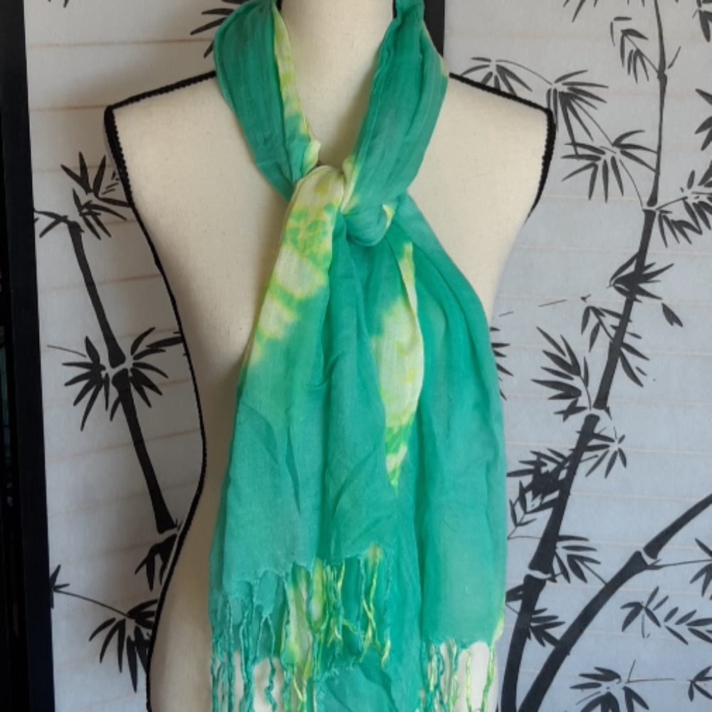 Light breezy scarf